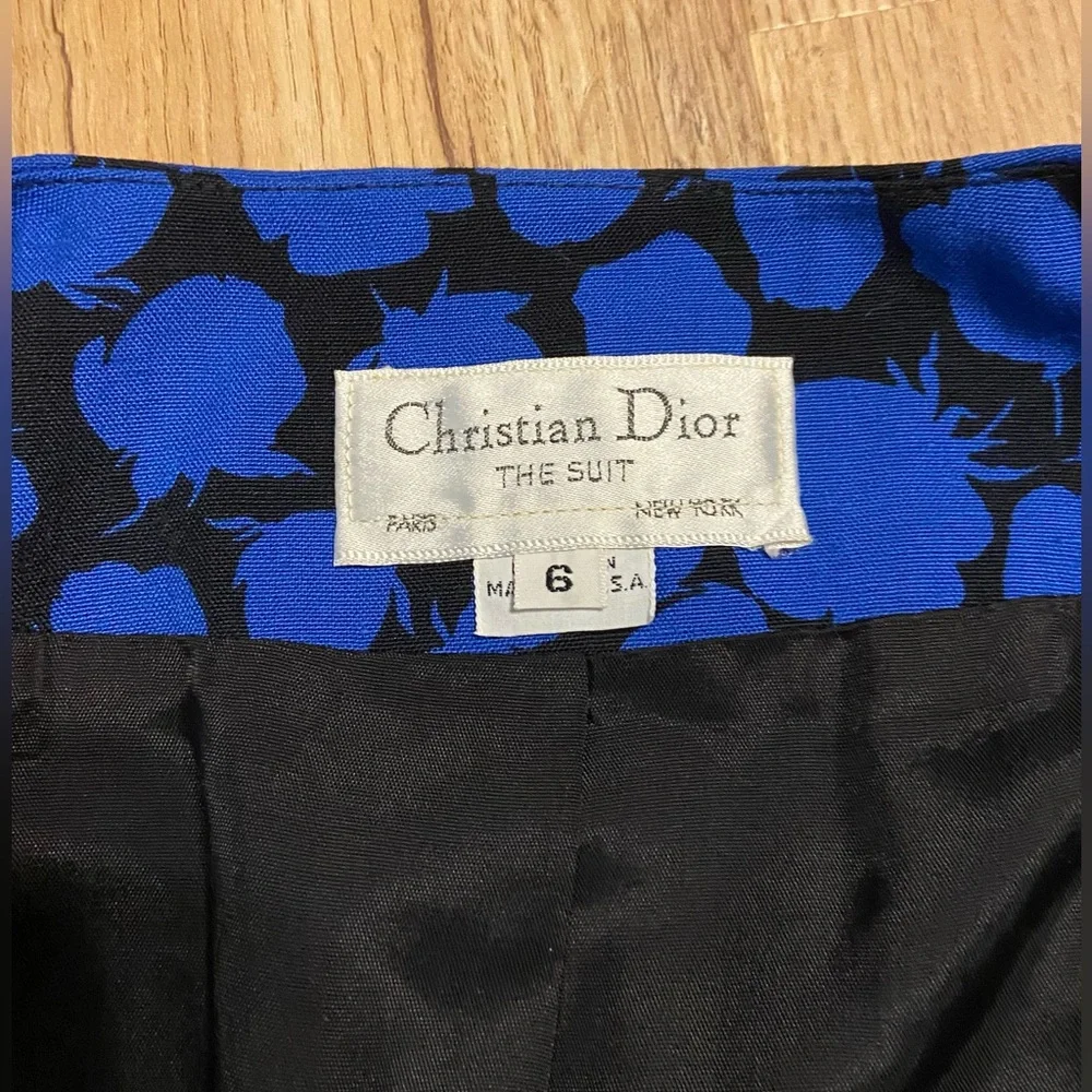 CHRISTIAN DIOR Vintage Jacket: excellent condition.Hidden seams & shoulder pads
